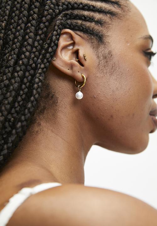 Zoe on Trend - Stylish Pearl Hoop And Drop Earrings- Gold/White