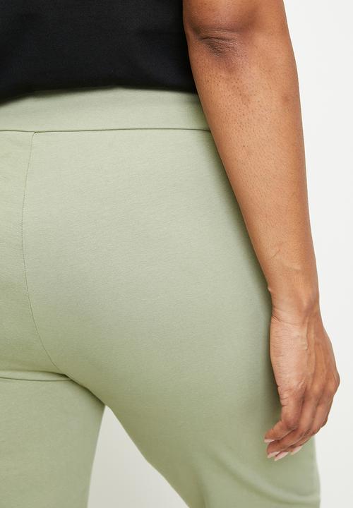PUMA - Plus ESS High-Waist Flared Leggings W - Lux Arm