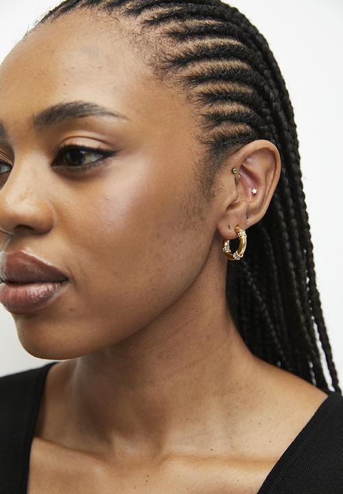 Zoe on Trend - Trendy Stone Set Hoop Earrings- Gold