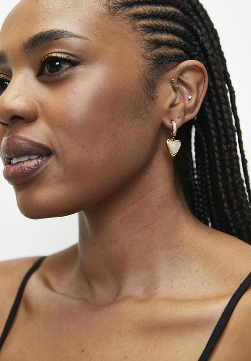 Zoe on Trend - Pretty Heart Drop Earrings- Gold
