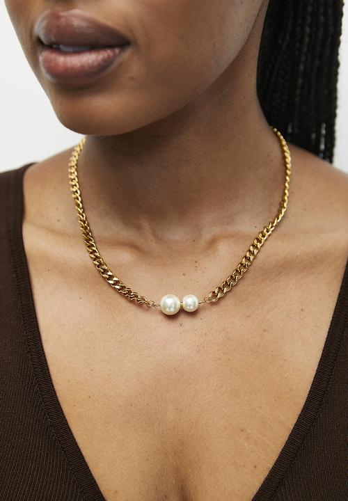Zoe on Trend - Contemorary Curb And Pearl Style Necklace - Gold