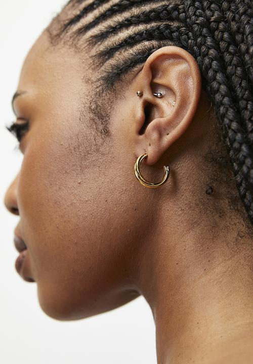 Zoe on Trend - Elegant Twisted Hoop Earrings - Gold