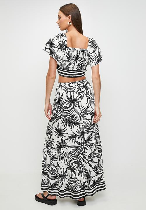 MANDI - Cap Sleeve Crop Top With Pull On Maxi Skirt Set - Black/ White