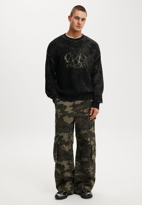 Cotton On - Y2K Box Fit Crew Knit - Black Spray