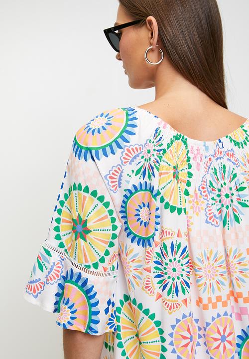 MANDI - Half Sleeve With Flutter Curved Hem Tee - Multi White