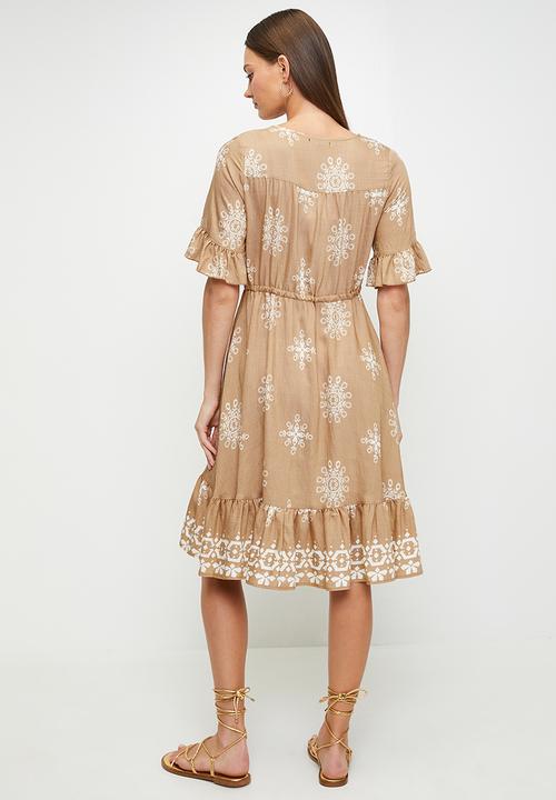 MANDI - Half Sleeve With Flutter On Sleeve And Hem V-Neck With Buttons And Waist Tie Oversized Dress - Fawn