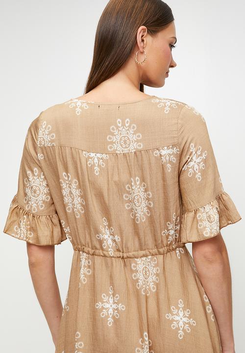 MANDI - Half Sleeve With Flutter On Sleeve And Hem V-Neck With Buttons And Waist Tie Oversized Dress - Fawn