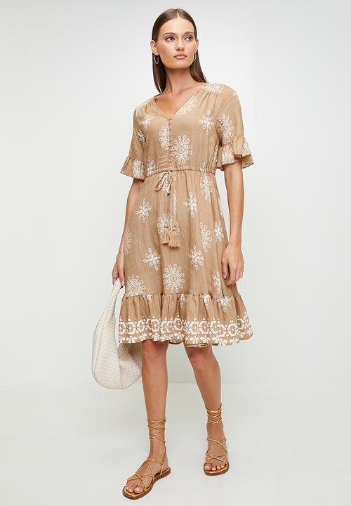 MANDI - Half Sleeve With Flutter On Sleeve And Hem V-Neck With Buttons And Waist Tie Oversized Dress - Fawn