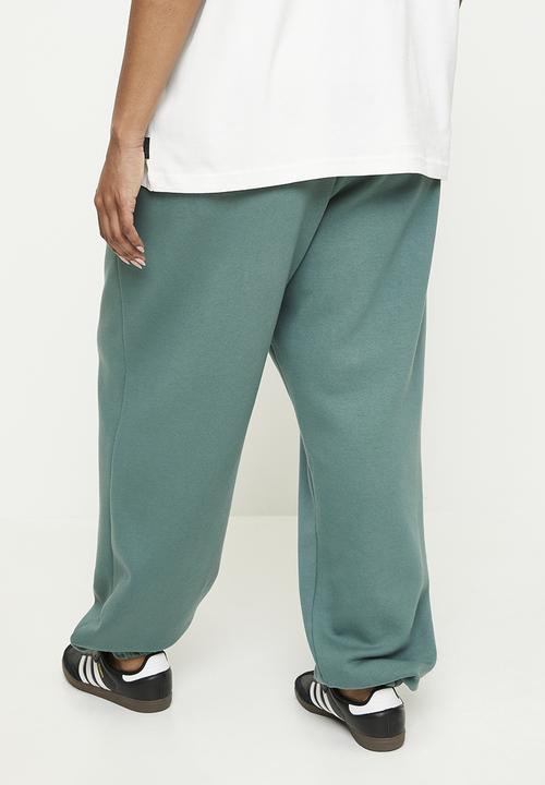 adidas Originals - Plus ESS JOGGER FT W - green