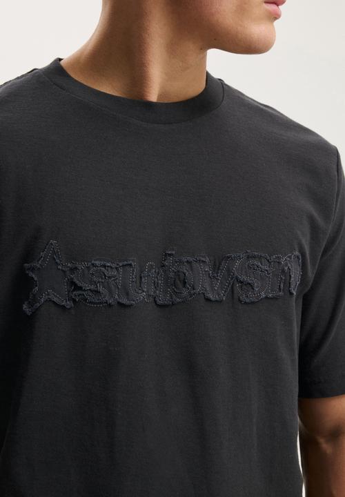 Cotton On - Cropped Fit Graphic T-shirt - Washed Black/Subvsn