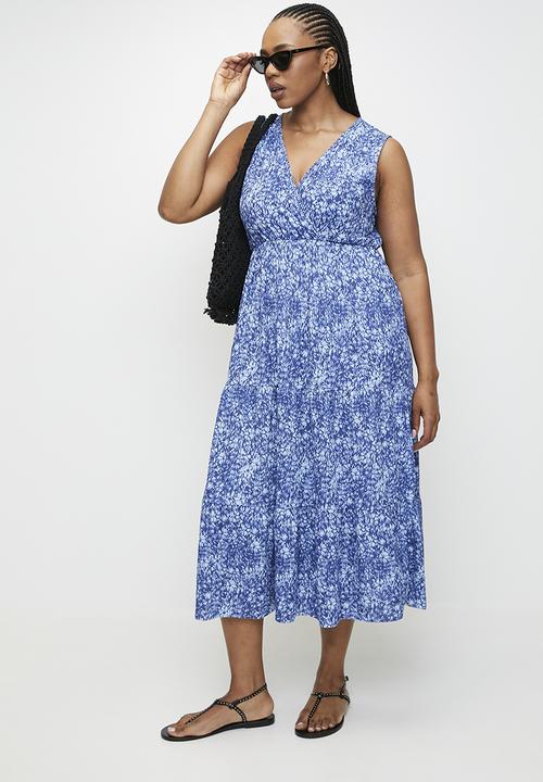 Trendyol - Plus size a-line patterned v neck knitted dress - blue