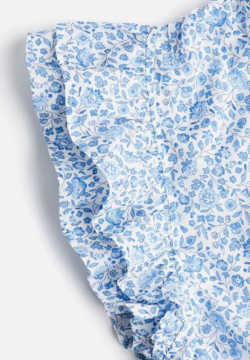 H&M - Frill-trimmed blouse - white & light blue floral