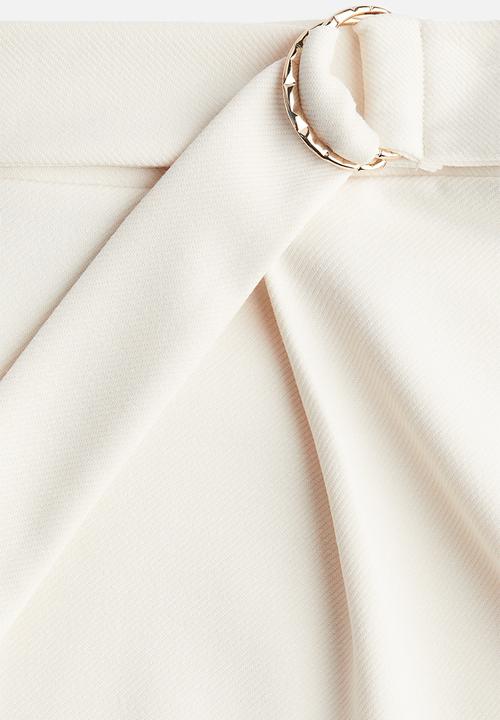 H&M - Belted shorts - cream