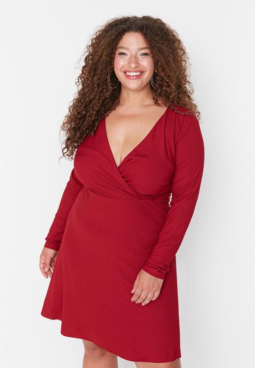 Trendyol - Plus size v-neck skater dress - red