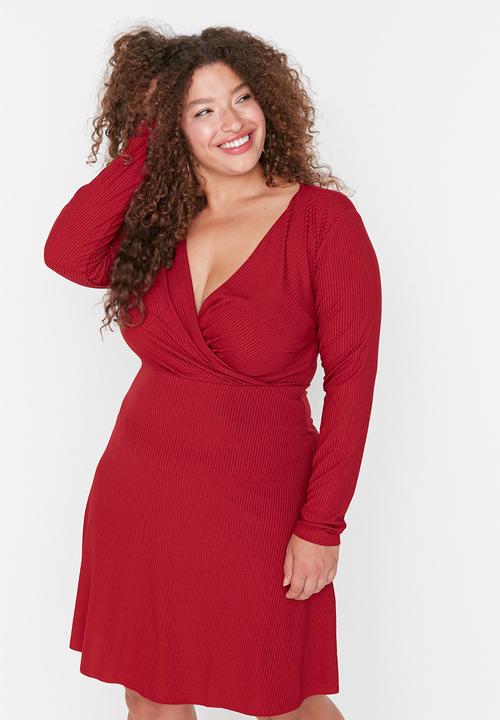 Trendyol - Plus size v-neck skater dress - red