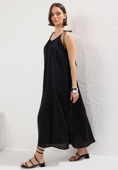 Trendyol - Maxi Drapey Woven Dress - Black