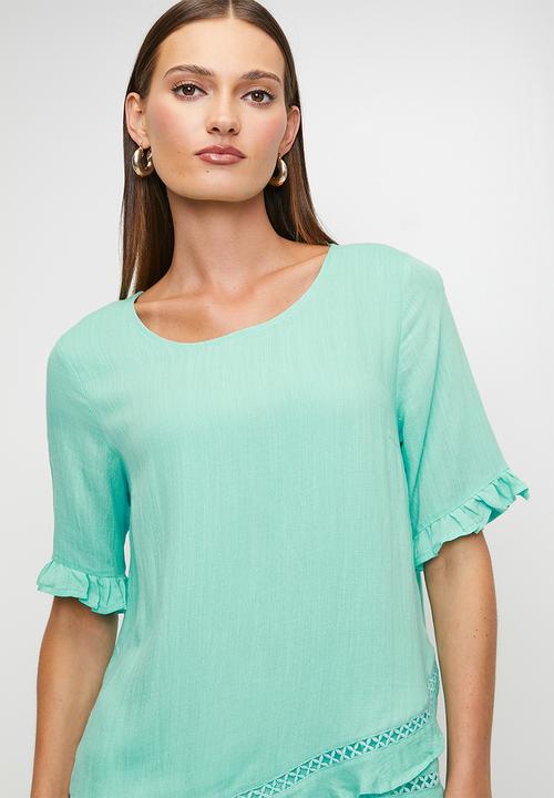 Stella Morgan - Short Sleeve Flutter Easywearing Blouse With Lader Lace Detail - Spearmint