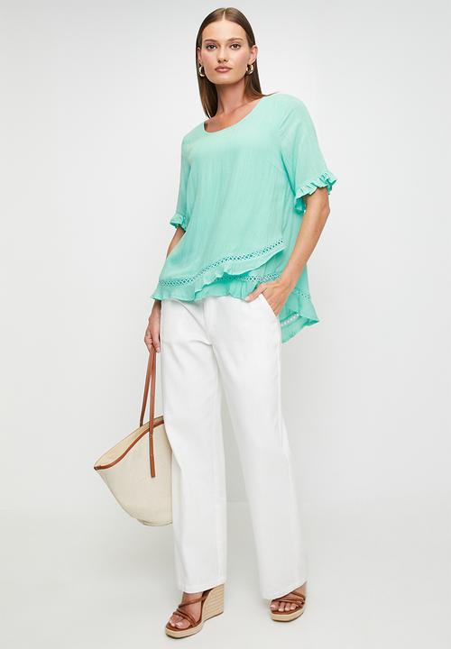 Stella Morgan - Short Sleeve Flutter Easywearing Blouse With Lader Lace Detail - Spearmint