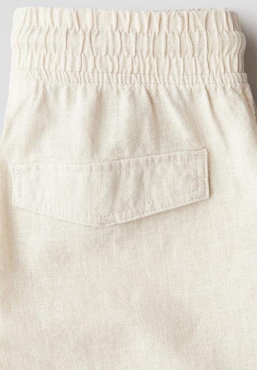 H&M - Linen-blend cargo shorts - light beige