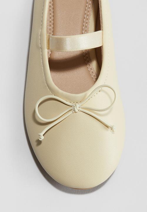 H&M - Ballet pumps - light yellow 
