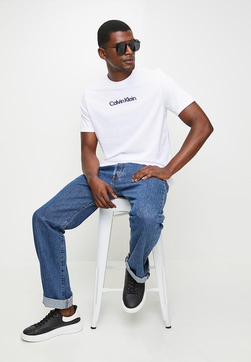 Calvin Klein - Ss Glitched Logo Eu Classic Tee - white 