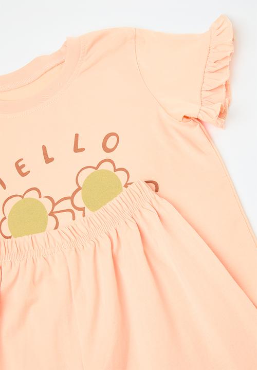 Pop Candy - Graphic and slogan tee with frill hem shorts - peach/hello summer