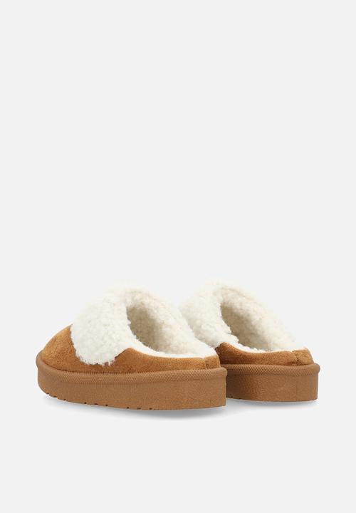 Pop Candy - Sherpa lined slippers - tan