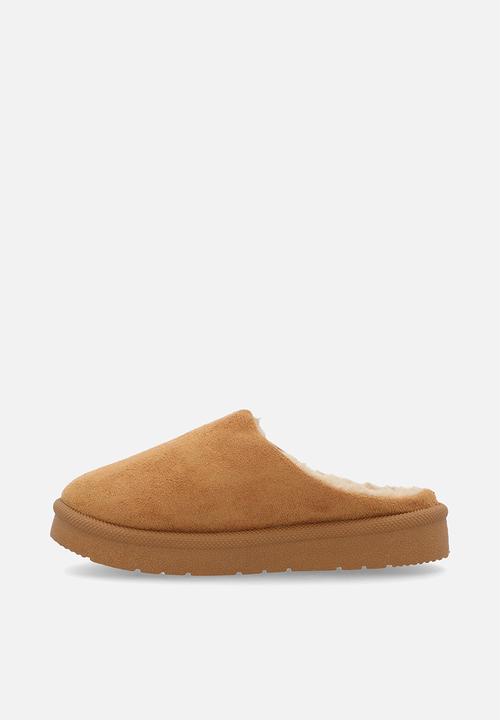 Pop Candy - Sherpa lined slippers - tan