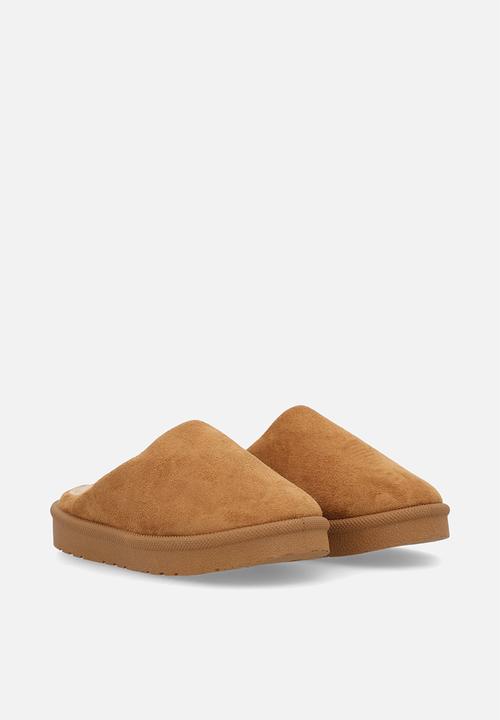 Pop Candy - Sherpa lined slippers - tan