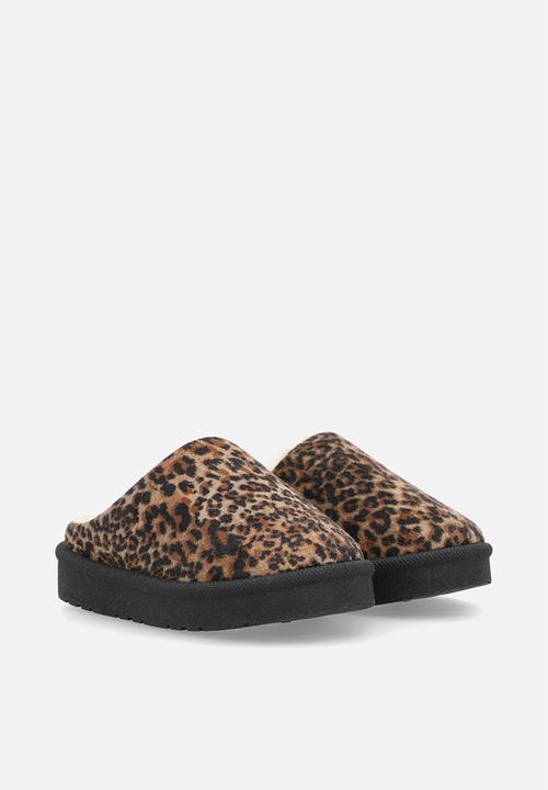 Pop Candy - Sherpa lined slippers - leopard print