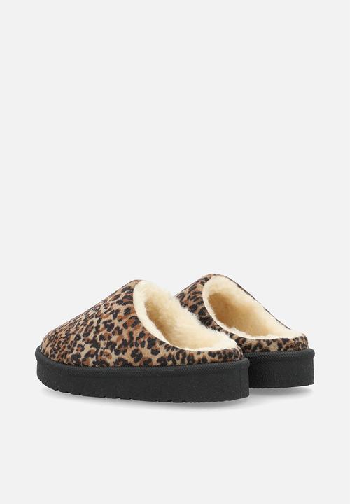 Pop Candy - Sherpa lined slippers - leopard print