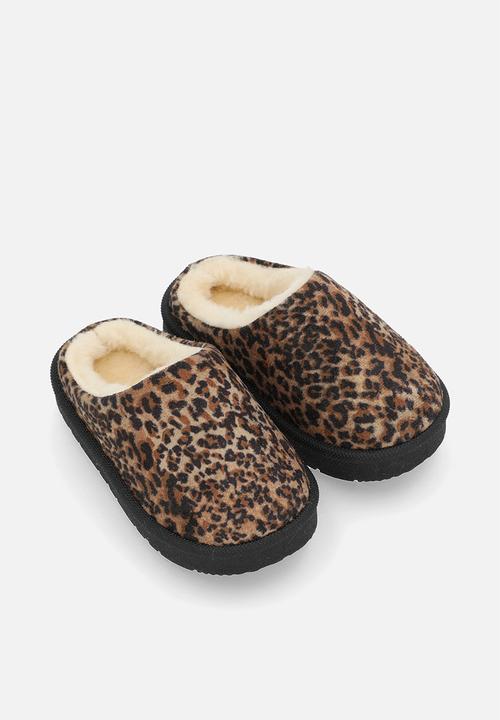 Pop Candy - Sherpa lined slippers - leopard print