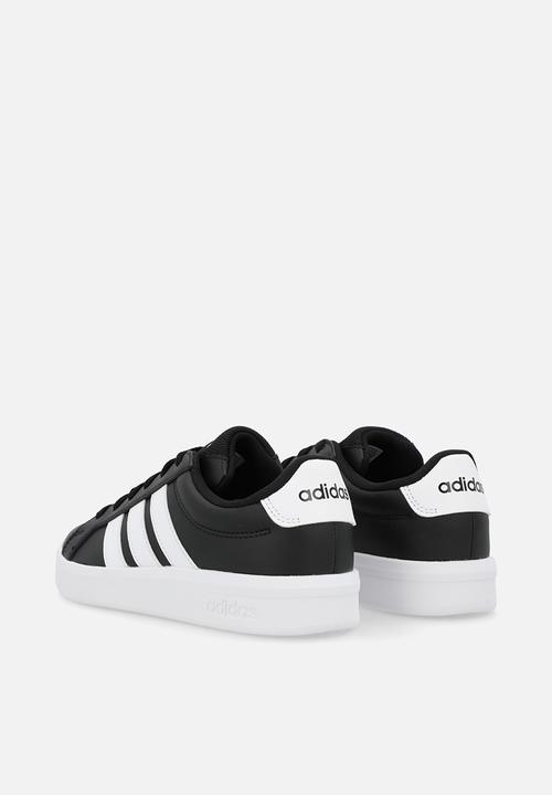adidas Performance - Grand Court 3.0 J - Core Black/Ftwr White/Ftwr White