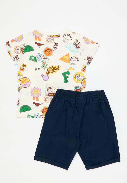 Pop Candy - Sticker all-over-print tee with plain shorts - multi/black