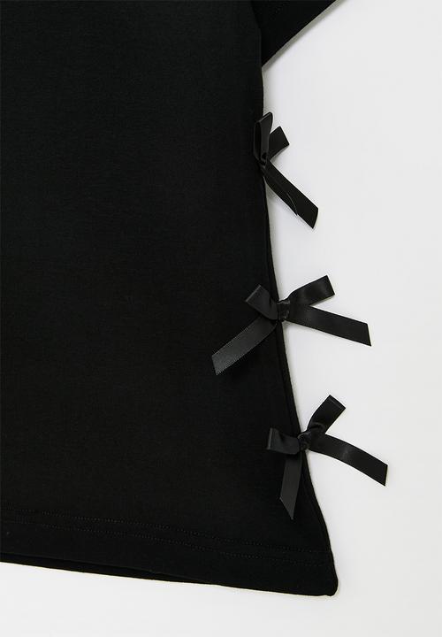 Pop Candy - Black tee with side bow detail - black
