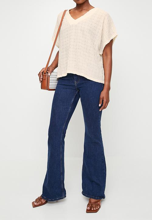 edit - Laundered v-neck boxy shell - ecru
