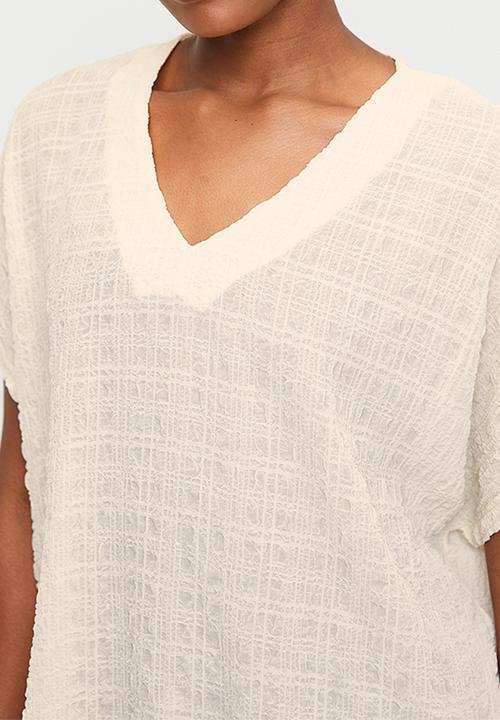 edit - Laundered v-neck boxy shell - ecru