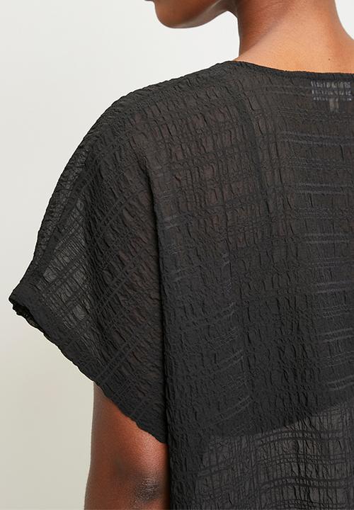 edit - Laundered v-neck boxy shell - black