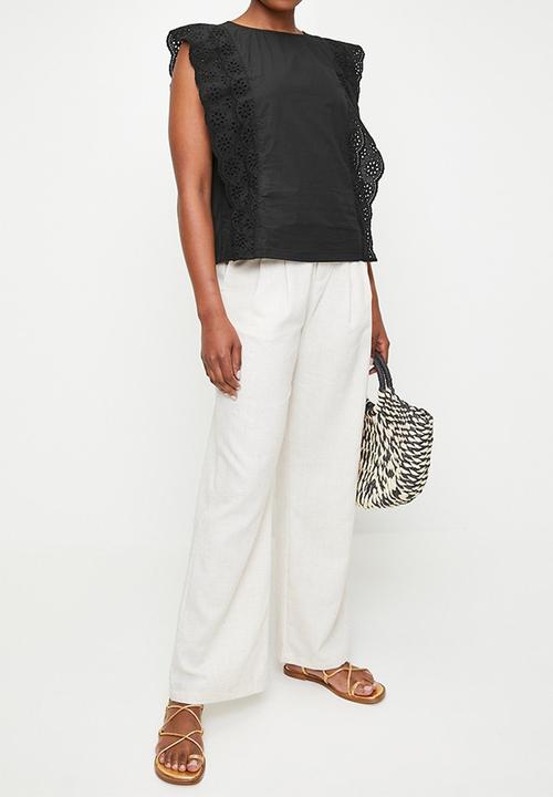 edit - Poplin shell with cut out sleeve - black
