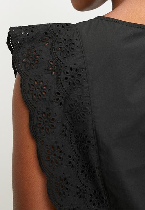 edit - Poplin shell with cut out sleeve - black