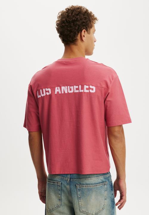 Cotton On - Cropped Fit Graphic T-shirt - Soft Red/Los Angeles Panel