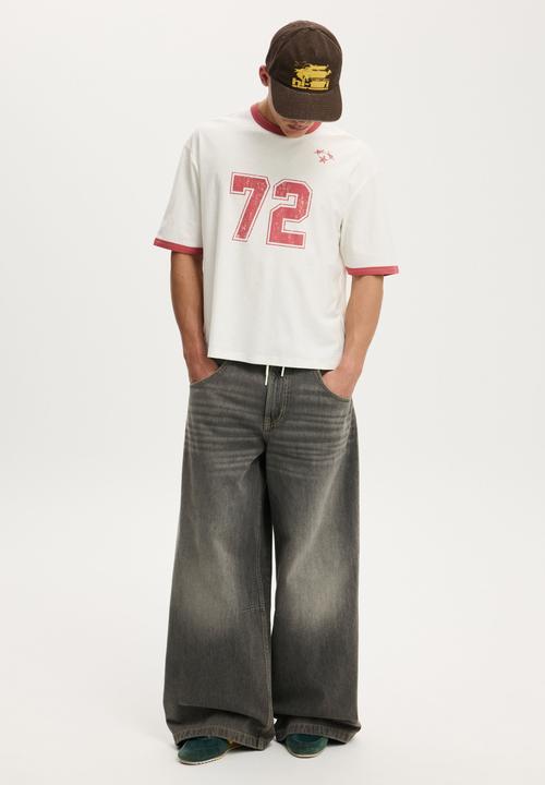 Cotton On - Cropped Fit Graphic T-shirt - Vintage White/72 Star