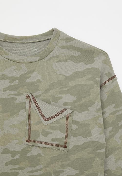 Pop Candy - Long sleeve tee with stylised pocket - green camo