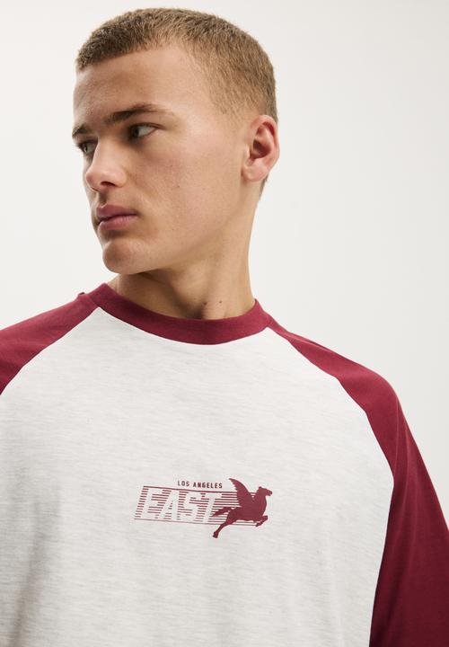 Cotton On - Cropped Fit Graphic T-shirt - White Marle/Burgundy East La