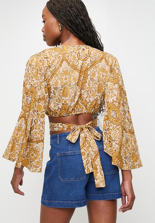 MANDI - Extreme Bell Sleeve With Tie Front D-Ring Detail - Mustard