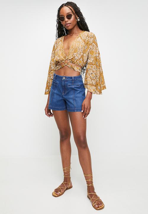 MANDI - Extreme Bell Sleeve With Tie Front D-Ring Detail - Mustard