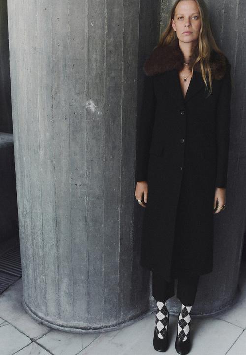 MANGO - Coat lips - black