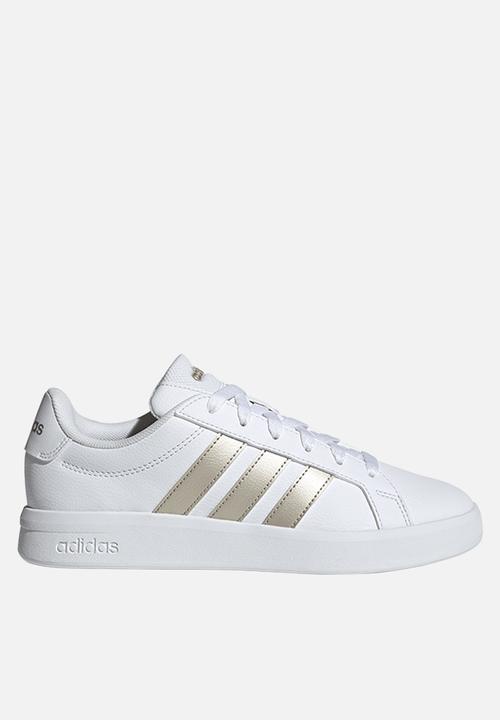 GRAND COURT BASE 3.0 - ftwr white/cyber met./ftwr white