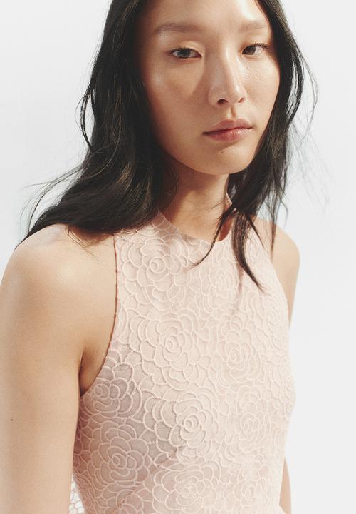 H&M - Embroidered halterneck dress - powder pink