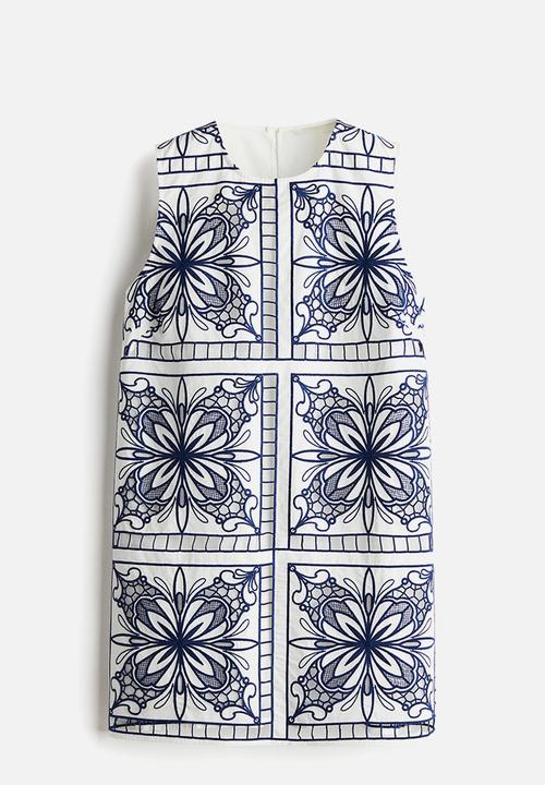 H&M - Broderie anglaise shift dress - white/navy blue